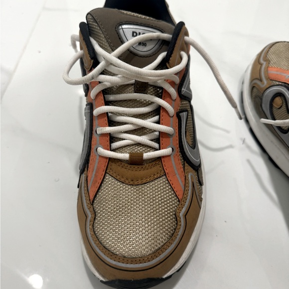 Men’s Christian Dior sneaker. - Picture 2 of 6